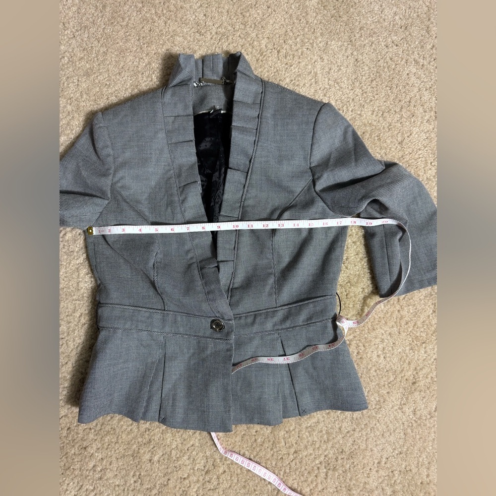 White House Black Market Tweed Black/Gray Ruffled Blazer 3/4 Sleeves Fitted 8 - Picture 9 of 12
